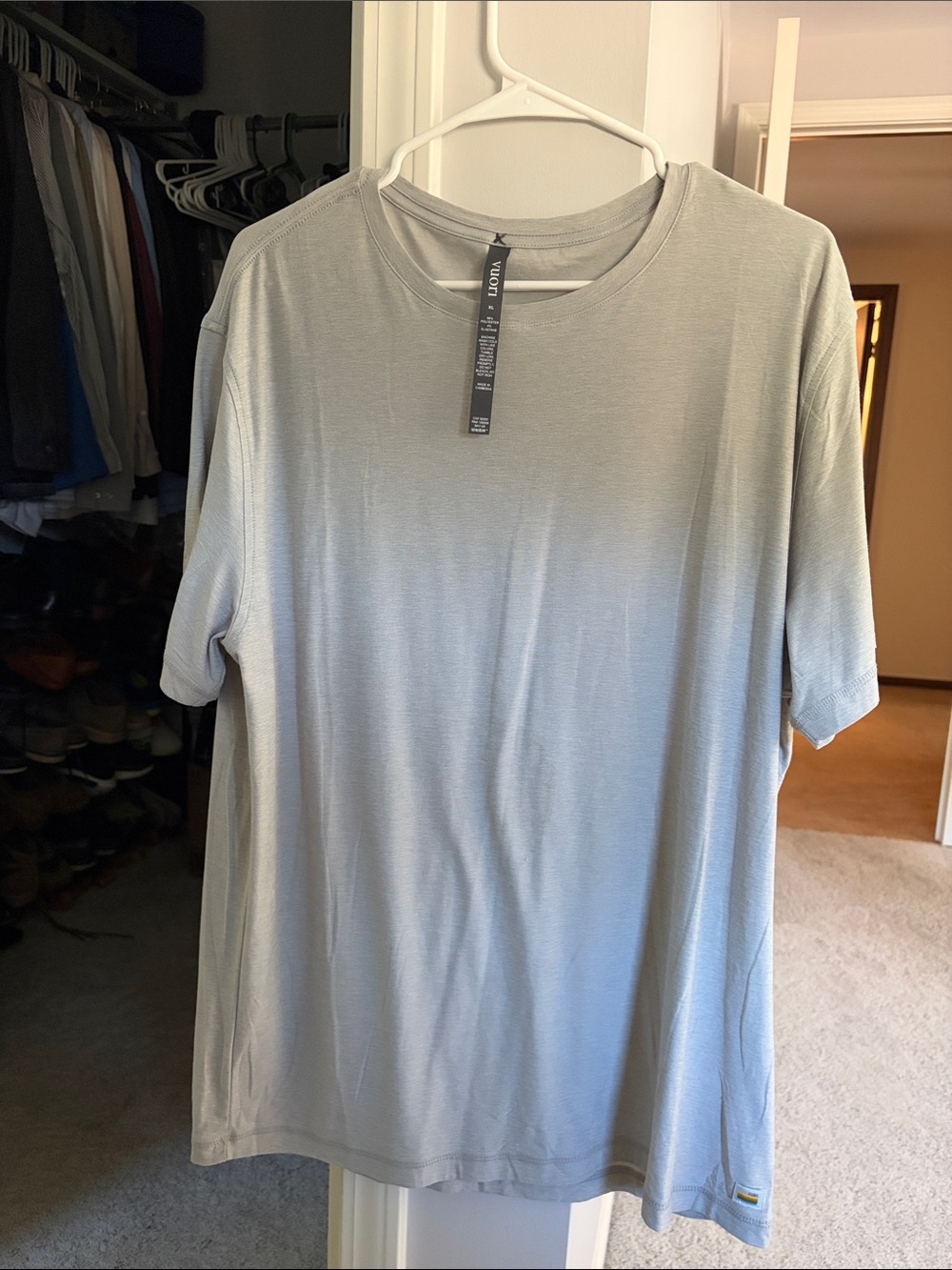 Vuori Men’s Crew Neck Tee - Light Gray